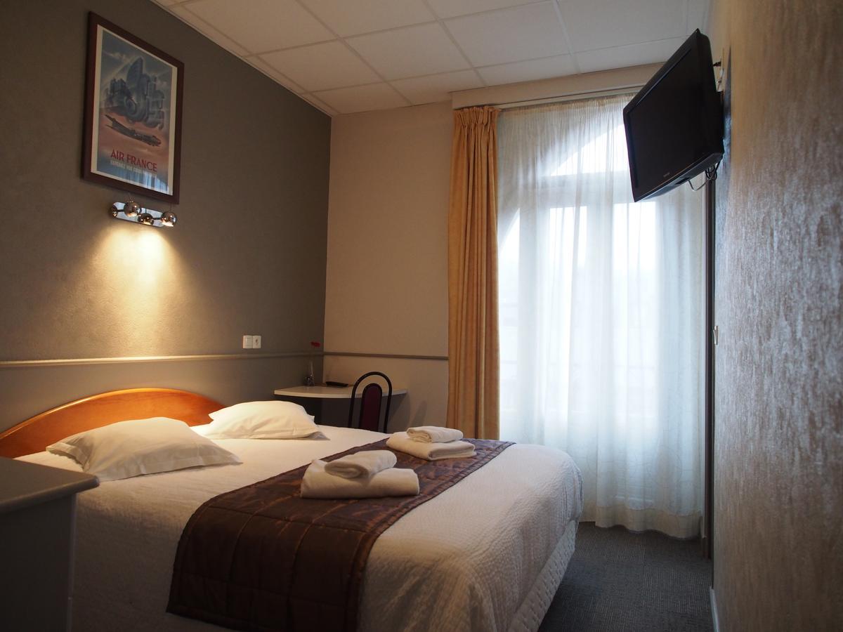 Hotel De L'Aviation Ла-Бурбуль Экстерьер фото