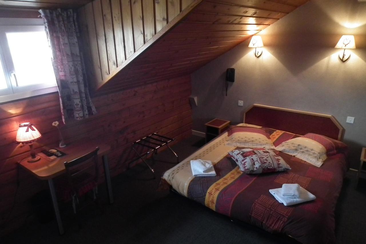 Hotel De L'Aviation Ла-Бурбуль Экстерьер фото