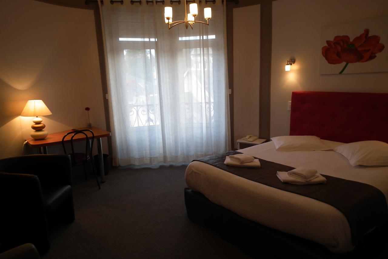 Hotel De L'Aviation Ла-Бурбуль Экстерьер фото